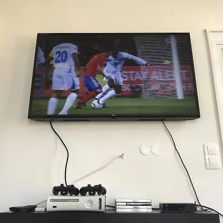 Corner 4 *